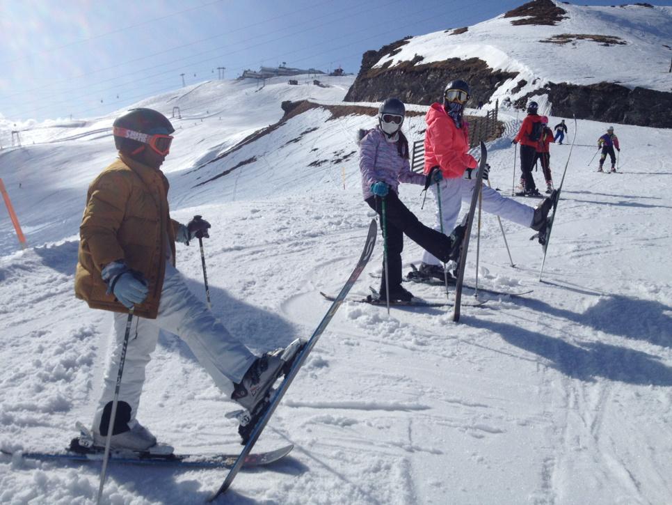 LukePinney's tweet image. Advanced skiers stretching their legs @KICSSeniors