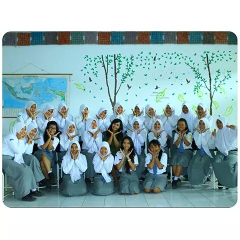 KOISSASMANDA's tweet photo. @JurusanIPS KOISSA (Komunitas IPS 1) @SMA2Binjai 41 makhluk alien calon orang"sukses w/our beloved mom
#IPSKOMPAK. http://t.co/rGBoYNyVGY