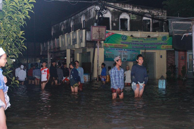 ArekDUasli's tweet photo. at. PONPES Darul 'Ulum. #PrayForDU http://t.co/9JzTmeNRw5