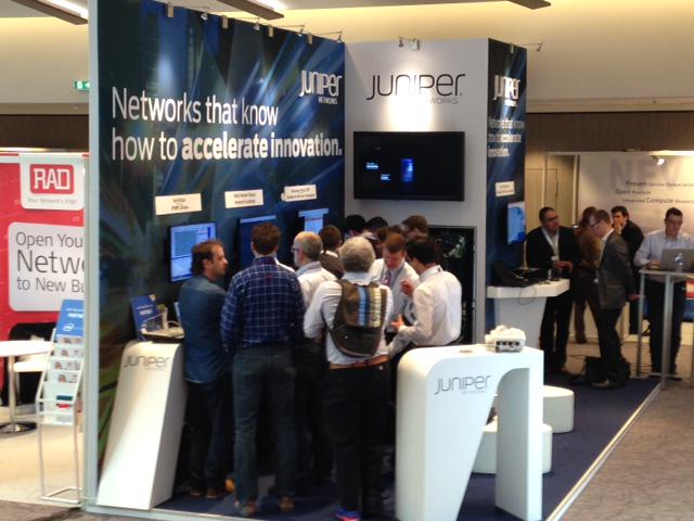 HPE_Networking's tweet image. Networks that know how to accelerate innovation. Live demo&apos;s from #JuniperNetworks at #mplssdn2015