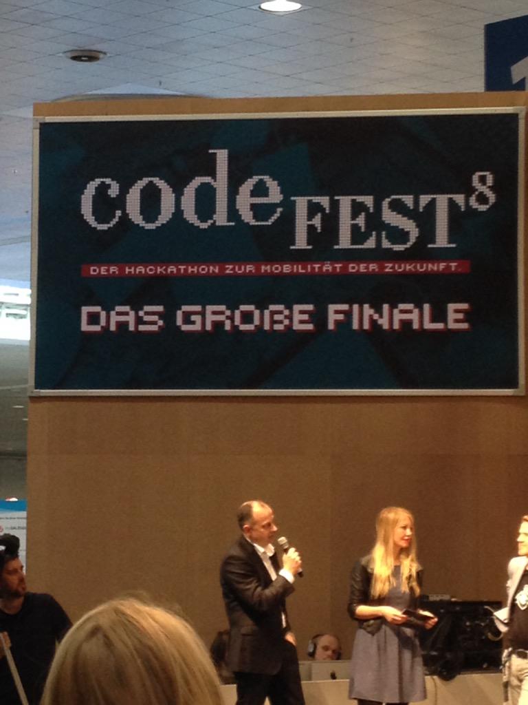 k_i_u's tweet photo. #Nerdsonstage #CodeFEST8 #CEBIT2015 #großartig http://t.co/gfTfbyn6iK