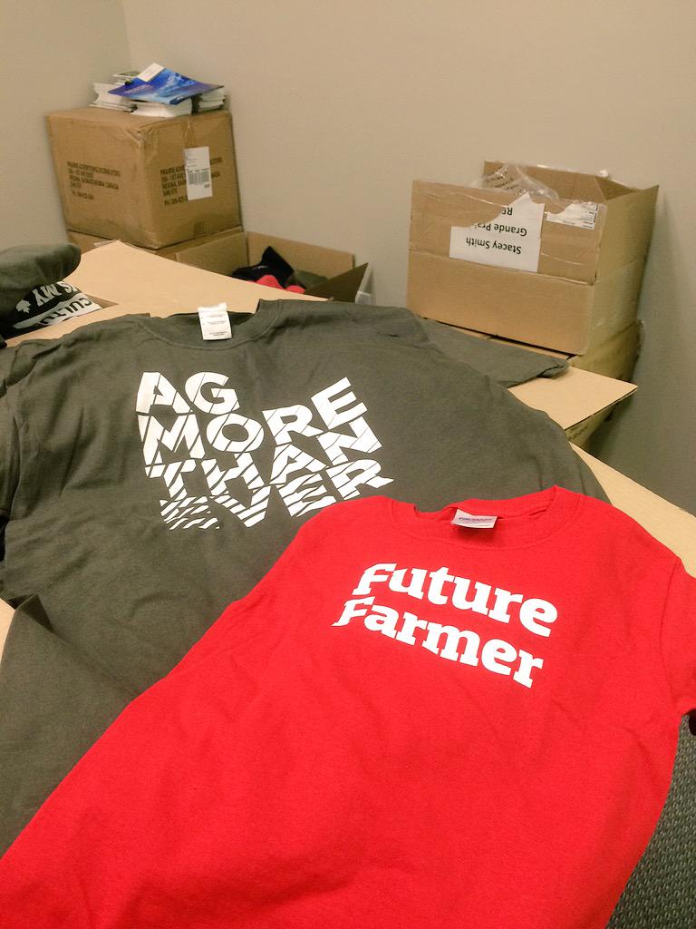 daniyoung5's tweet photo. Trade Show Prep! Come see us at #SmokyRiverAgShow March 19-21. #AgMoreThanEver @FCCagriculture @AgMoreThanEver http://t.co/IS9D21RZt3
