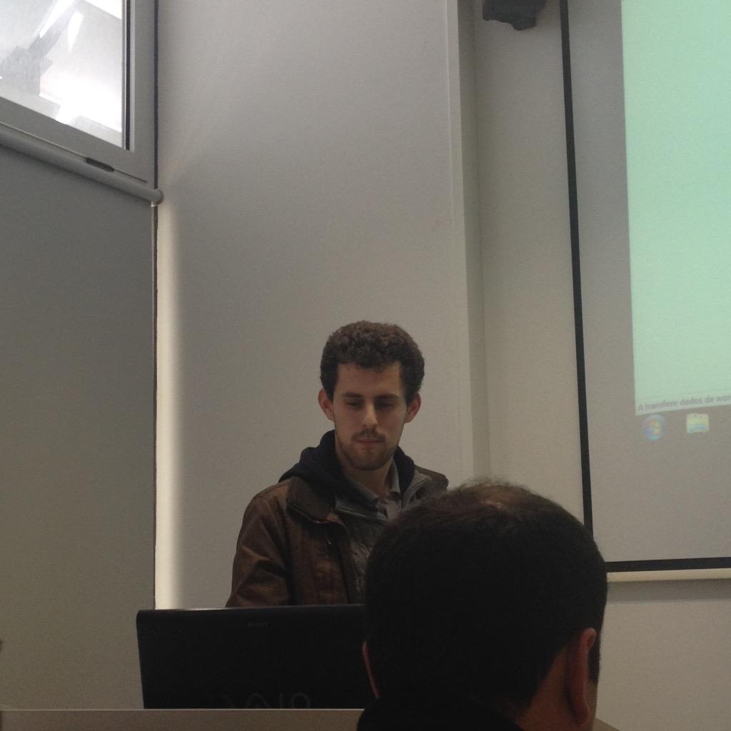 martapereira94's tweet photo. @oandree15 está a apresentar o Outlook #IpamAveiro @IPAMarketing360 http://t.co/Mq1tGrSsP0