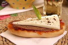 TAPA DEL DIA CACHIPUB:
LPATATAS RELLENAS AL HORNO
PERRITO 1€ 
TAPAS ESPECIALES 1,50€
HAMBURGUESAS, PIZZAS, BOCATAS