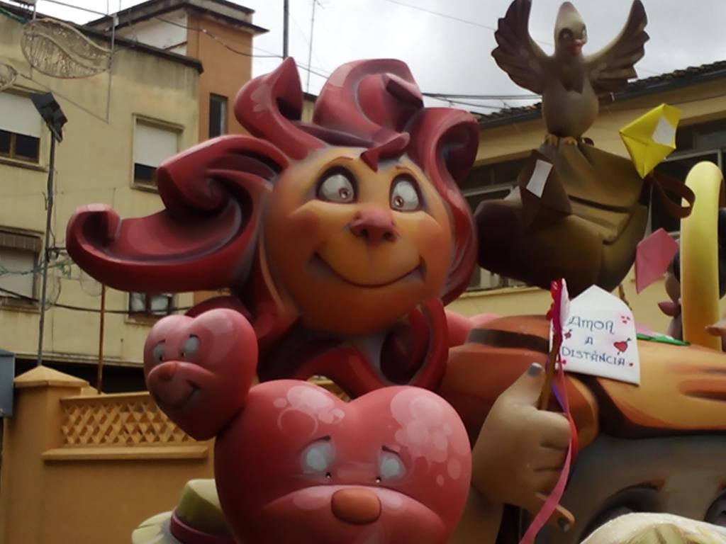 Desitjant que isca el sol com a la falla infantil d'oliver a <a href="/Av_JosepPau/">Falla Av. Josep Pau</a> #falles #Alzira #laRibera  #Falles2015