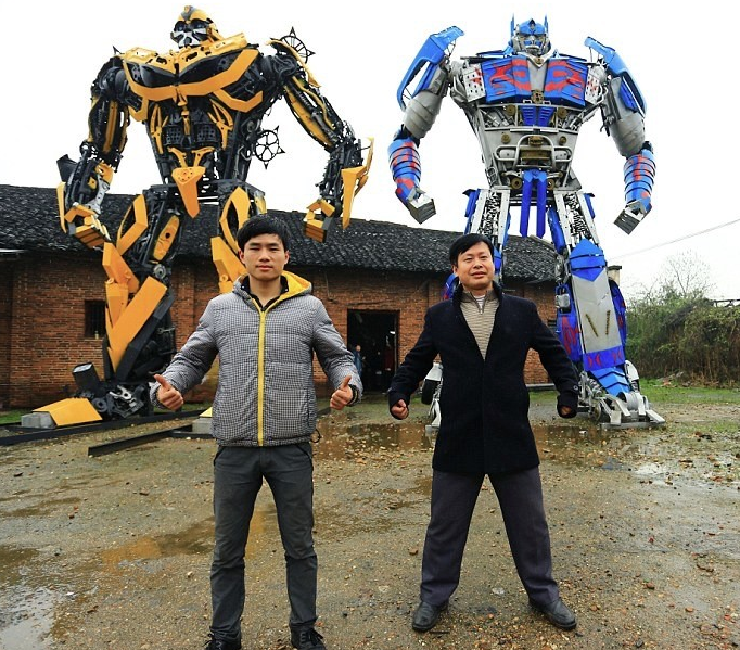 JDavidsonScrap's tweet photo. Father and son turn scrap car parts into @transformers robots!

We love this! Take a look: http://t.co/N78If9sm61 http://t.co/PMX6OYpaC4