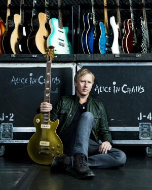 Happy Birthday to Jerry Cantrell, lead guitarist of Alice in Chains 