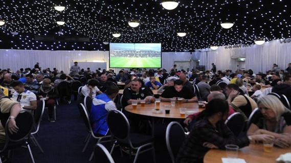LUFC's tweet photo. Or use #lufcbeamback if you're cheering the lads on back at Elland Road tonight! #lufc http://t.co/nlYaK7WdW6