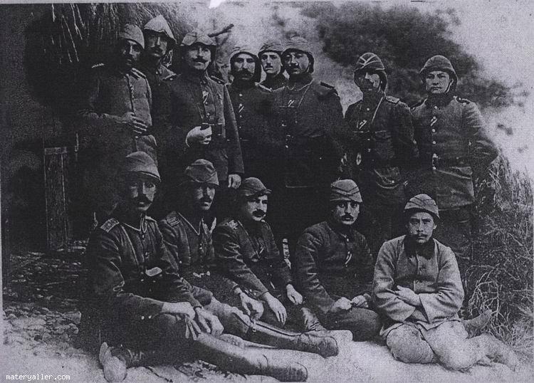 #ÇanakkaleZaferi'nin 100. yıl dönümünde tüm şehitlerimizi saygı ve minnetle anıyoruz.