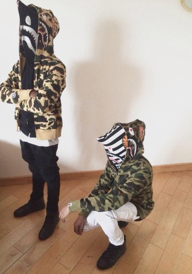 LeanClean_Kev's tweet image. “@Fashn01: Bape on Bape http://t.co/vi4aek1NBt” why is homeboy got a white &amp;amp; black hand 👀