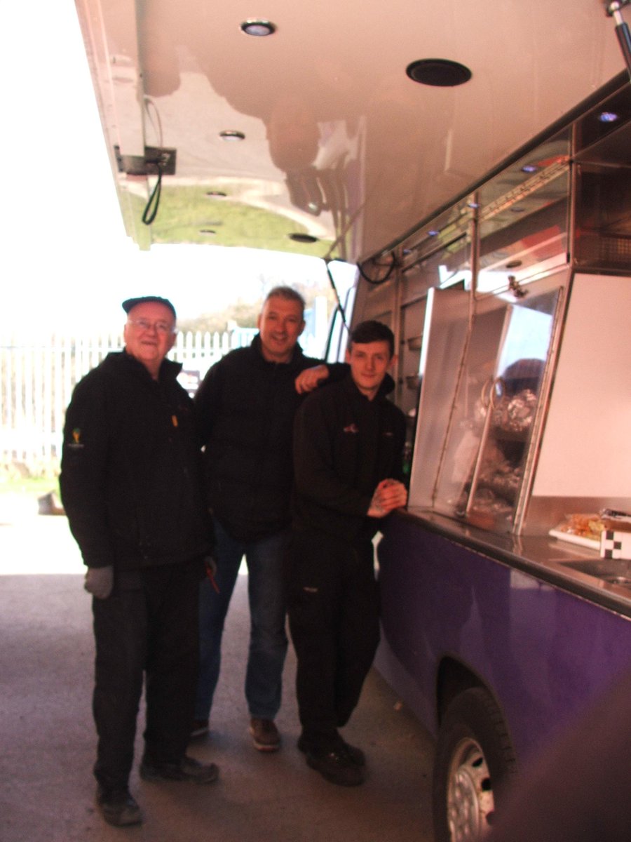 edentyres's tweet image. It was breakfast cobs all round @etsautocentres #derby this morning thanks to crumbs from #chestergreen