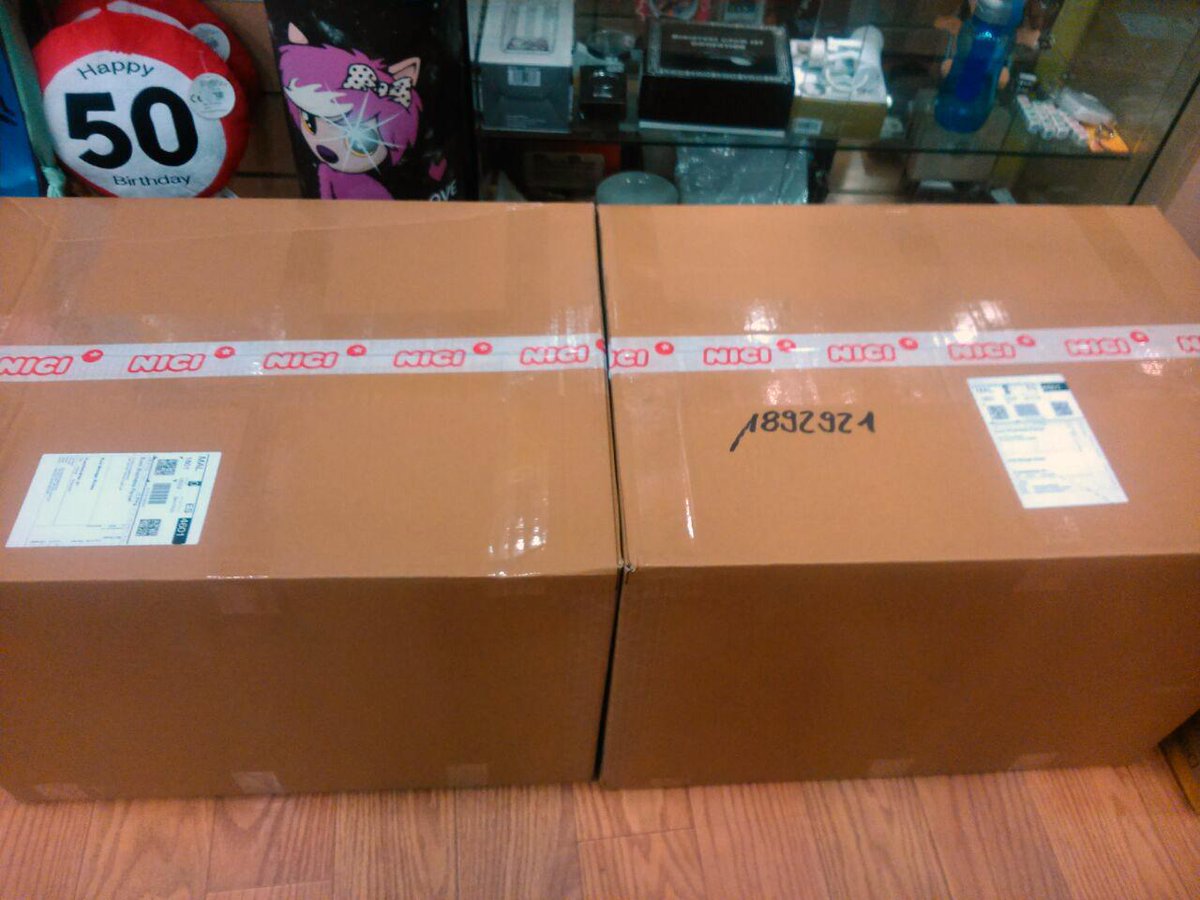 Pataplaf_GR's tweet photo. Ayer nos llegaron 2 cajitas nuevas de Nici. ¿Sabe alguien qué hay dentro? http://t.co/nEcLVAdWFM