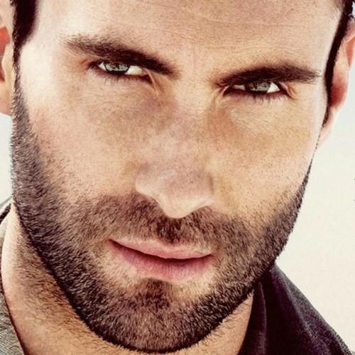 \" y el cumpleañero de hoy es ... .  ya vio?  Happy Birthday Adam Levine! :)