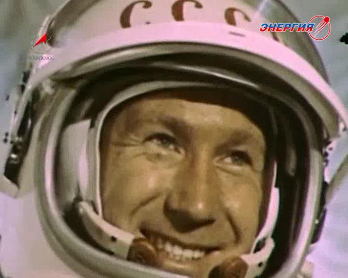 MHD_Studio's tweet photo. ‘Silence struck me’ – Alexey Leonov on the 50th anniversary of the 1st #Spacewalk #photography http://t.co/FE0jszgLRg http://t.co/ffTCVU4bXD