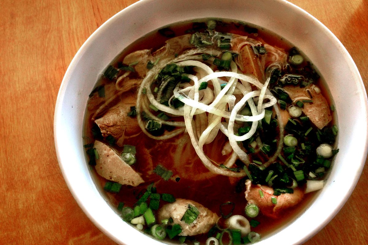 Eat Street Vs. Little Mekong: The 6 Best Pho Spots in MSP: bit.ly/1HZCvvF