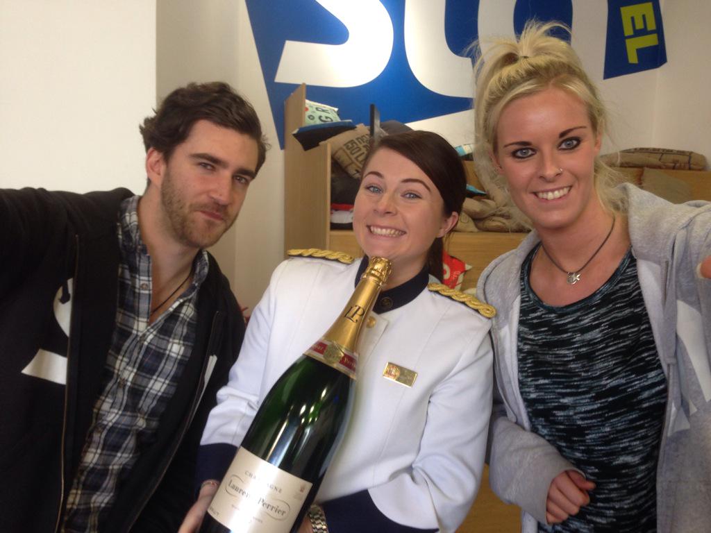 AdeleArnold22's tweet photo. #stewardselfie http://t.co/hYX6E8PmE0