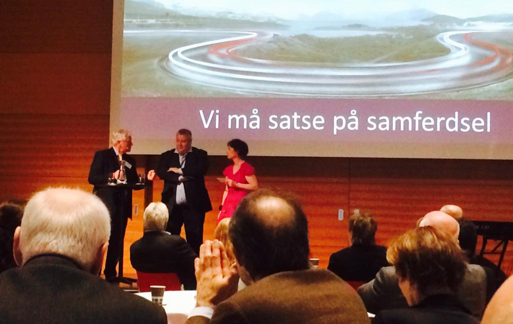 AnnIrens's tweet photo. @lederfokus utfordrer staten å se på infrastruktur i Grenland som regionsutvikling. Tar du ballen, Bård Hogsrud? http://t.co/0QvnxEdcy7