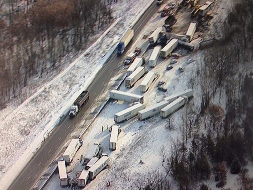 Here's the scene on the 401 taken by CTV helicopter over #Trenton. Big rigs littered along the side of hwy #ottnews