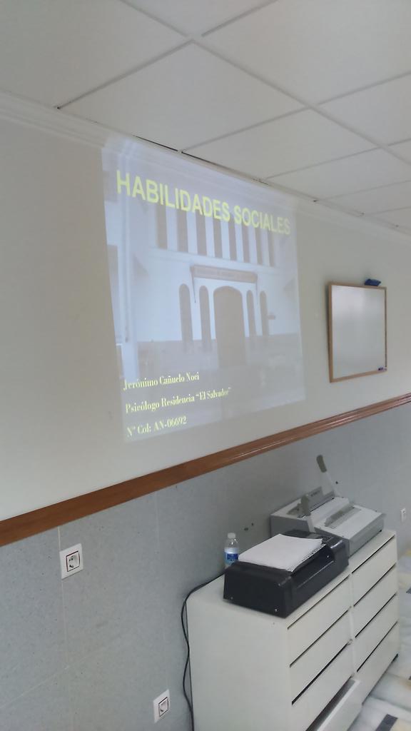 Formando a nuestros profesionales; hoy Taller de Habilidades Sociales, impartido por <a href="/Jerocano/">Jerónimo Cañuelo</a>.