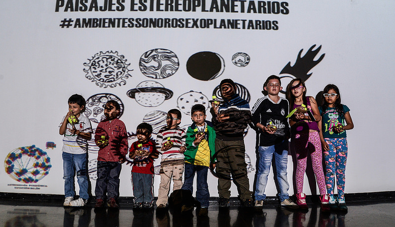 camoncadarios's tweet photo. 10familias dieron vida a #sistemaPlanetario en  #ambientesSonorosExoplanetarios @planetariobta http://t.co/eaX6yeu0Q4 http://t.co/m7w9ohm1BE