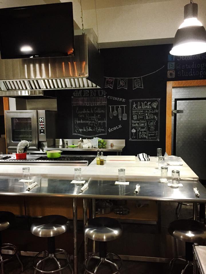 Chinarendon's tweet photo. Celebrando la gastronomía francesa quedan pocos lugares INSCRÍBETE (#clasesdecocina, #facilyrapido, #studiogourmetmx) http://t.co/Dw0jApkZxU