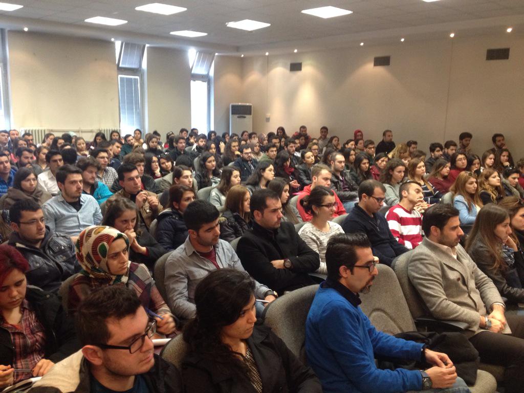 Yediiklim Akademi ile Kariyer İmkanları Semineri için Mavi Salon'da başladı.