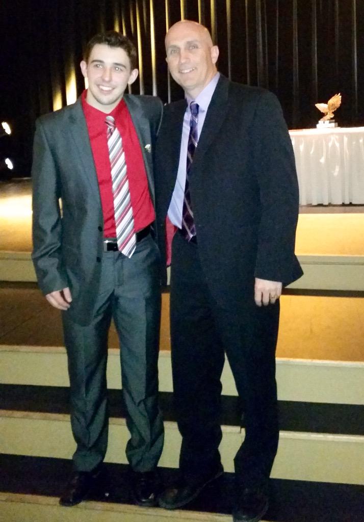 JohnHannaJr2's tweet photo. Very proud of @KyleFarrell9 for his outstanding jr. career. Great ambassador for @CBSEHockey.  #gentleman #competitor http://t.co/XDEIbYSWEJ