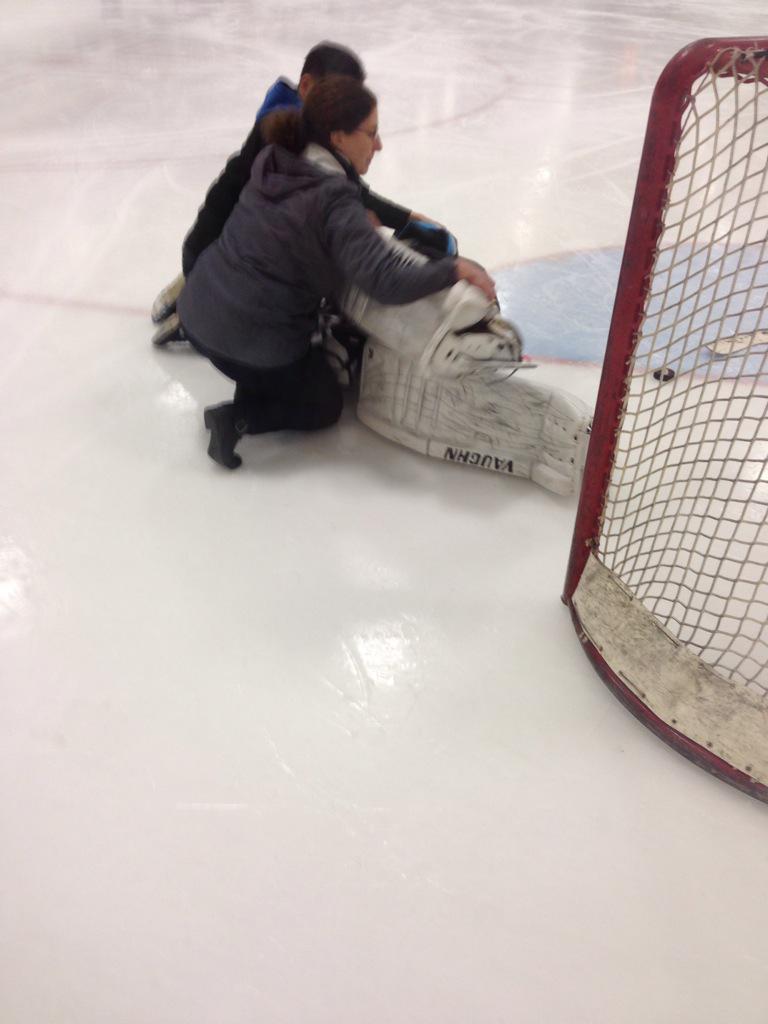 MelanieMakaj's tweet photo. #Vanminor goalie plays 3rd period injured. We make em tough in eastvan #bantamT2 #bchockeychamp http://t.co/gygYKhT1RI