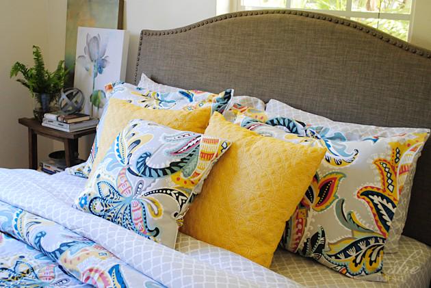 HomeGoods's tweet image. Do you know linen lingo? @knowhowshedoesit shares the basics. #DesignHappy blog bit.ly/1BUiKot