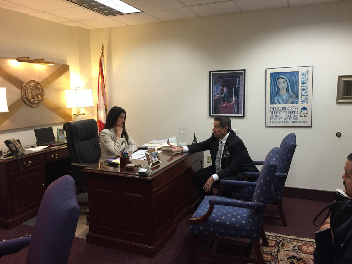 DadeDelegation's tweet image. #MDC @CommishDiaz &amp;amp; #dadedelegation Chair @anitere_flores meet in Tallahassee 2 tlk abt Miami-Dade issues #flsession