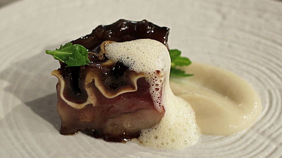 El chef gallego <a href="/diegomolineras/">Moli</a> destaca con propuestas actuales desde el corazón del cocido lavozdegalicia.es/noticia/deza/l…