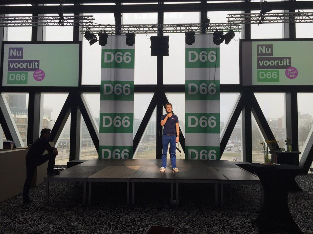 Ondertussen wordt er in Leiden druk gebouwd aan de uitslagenavond van vanavond <a href="/D66Leiden/">D66 Leiden</a> <a href="/NOS/">NOS</a> #PS2015 #nuvooruit