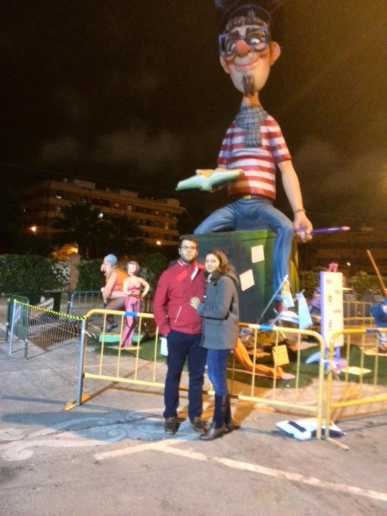 _jimenezlove's tweet photo. Esta noche toca #Fallas2015 con @fabiolacubero http://t.co/Nsd5LMIzDL