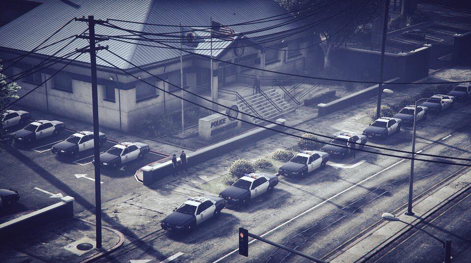 MitchKT6's tweet photo. La Mesa Police Station. All unit Stand by. http://t.co/kdymJkS128