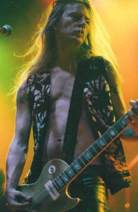 Happy birthday to Jerry Cantrell of !! 