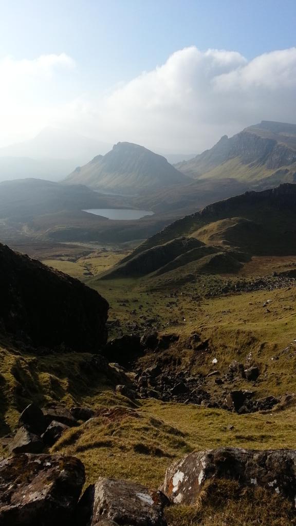 blocoutureuk's tweet photo. Some pics from yesterday &amp; 2day.Majestic mountains on the Isle of Skye.Breathtaking views 4 #Reebok shoot #makeup http://t.co/tevLhcqhW7