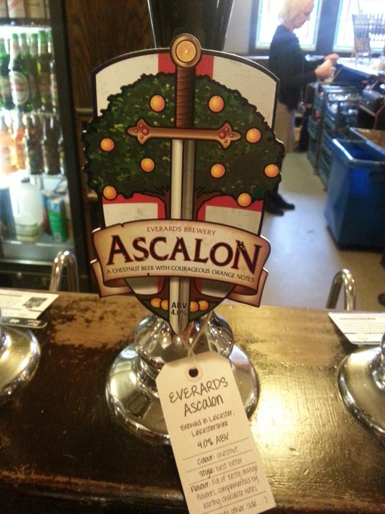 Chestnut coloured. Zesty orange flavours and earthy chocolate notes. #thethreehulats #beerfest #realale