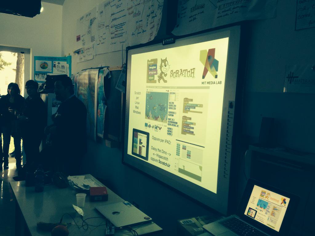 azzurraragone's tweet image. Via al @CoderDojoMT! Mode fun ON! #noncifermiamomai @CoderDojo @la_pippi @MiurSocial #scratch @marydunph #weneverstop