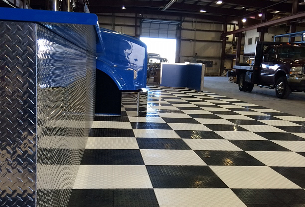 MercerTrans's tweet photo. Having a teaser party in the warehouse today to showcase the #MATS booth. Free donuts too! #Trucking #merceratmats http://t.co/GHZA1yf3rw