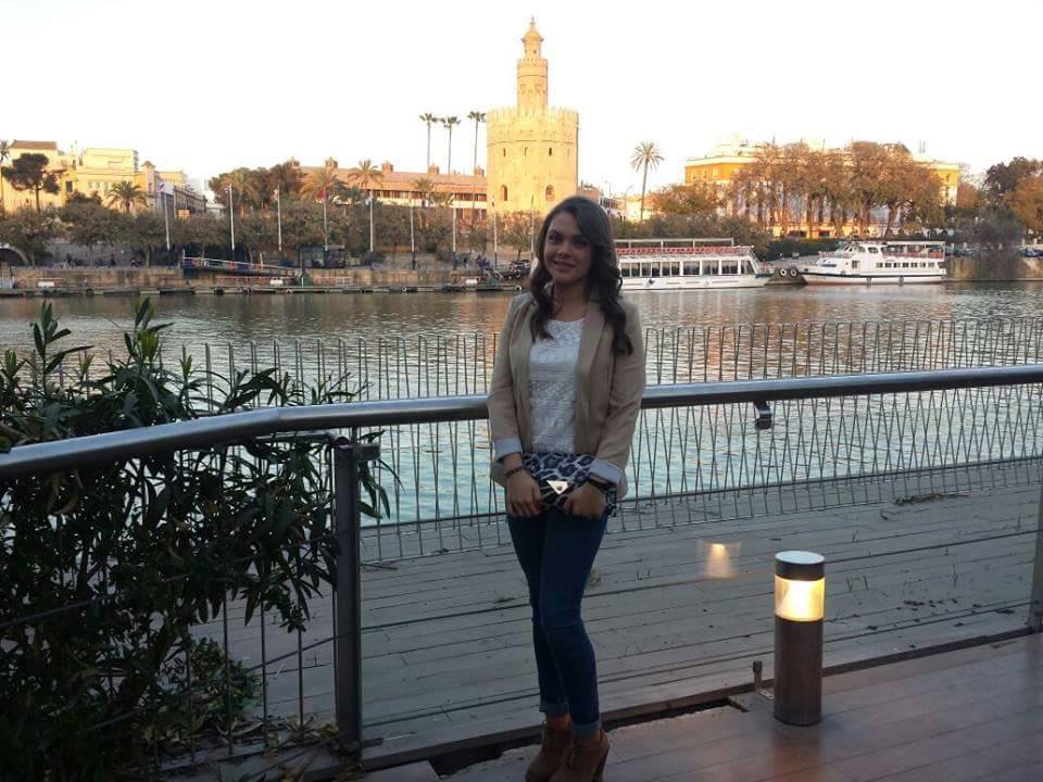 Angelamelerorg's tweet photo. Domingo paseando por Triana...! http://t.co/hdnWvlvjWJ