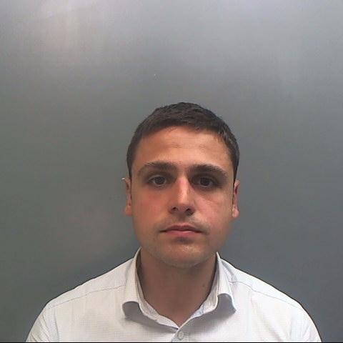 Crewe paedophile jailed for three years for grooming minor on dating site crewechronicle.co.uk/news/crewe-sou…