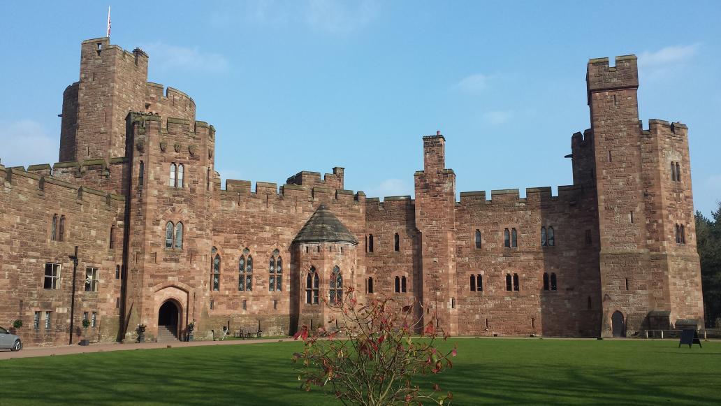 Peelyy93's tweet photo. Had a lovely spontaneous afternoon tea at @Peck1 with my wonderful mum #treat #castle #beautiful http://t.co/ZtLhO7as0d