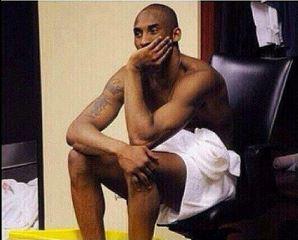 bvdbaeb's tweet photo. Quand t'attends le message de la seule personne à qui tu veux parler http://t.co/4nhaCnStPb