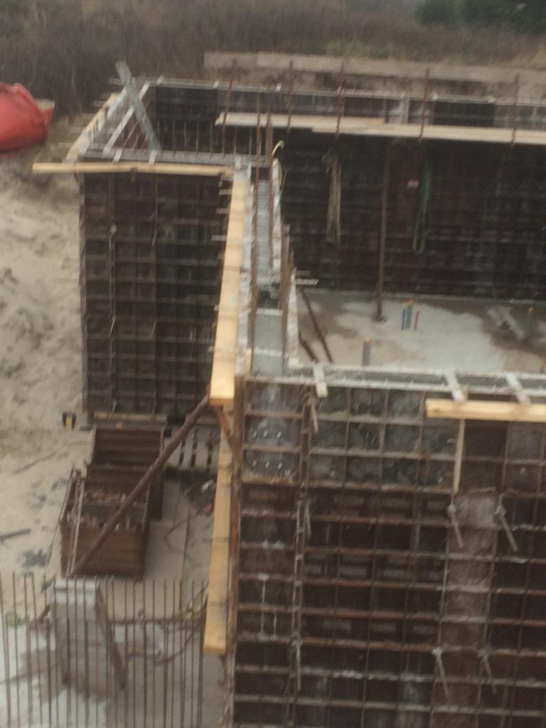 InfoJanteade's tweet photo. Vandaag kelderwanden gestort van vakantiehuis voor Veenstra BV Jistrum# Vlieland http://t.co/ncYPlKGJNz