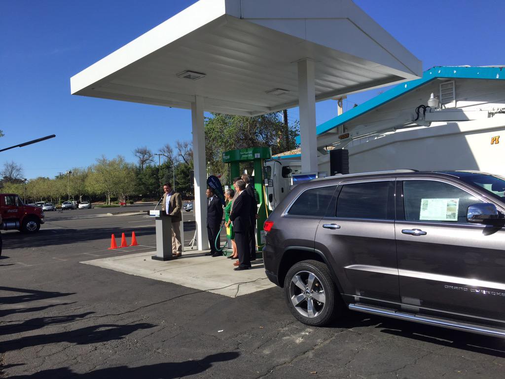 CleanCitiesNCal's tweet photo. #cleancitiessac is at the Propel ribbon cutting ceremony for renewable diesel, "HPR" high performance renewable http://t.co/dV7yOSmH92