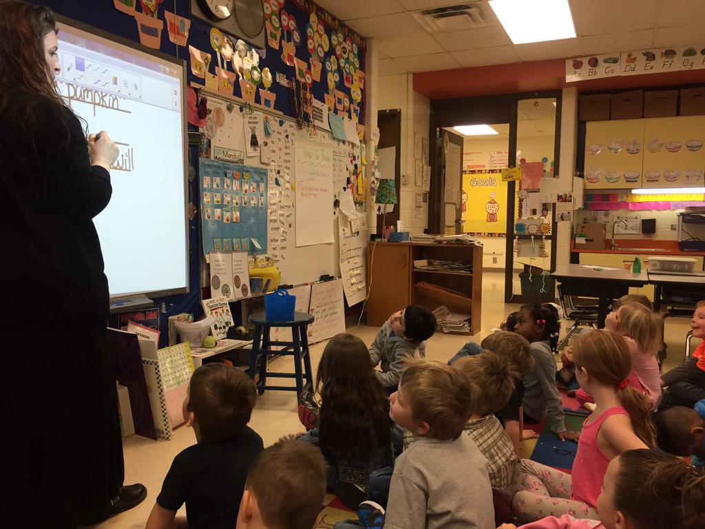 Mrs. Heiman taught a Lucy Calkins lesson to our kindergarteners! #ISDstrong