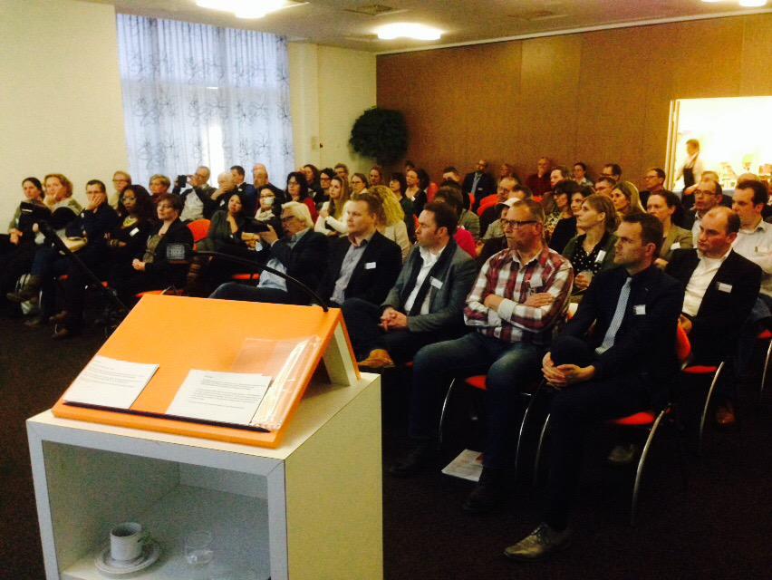 ZeelandBusiness's tweet image. 70 aanwezigen bij de kick-off #startersnetwerk, georganiseerd dr Zeeland Business en de Zeeuwse Rabobanken @rabooost