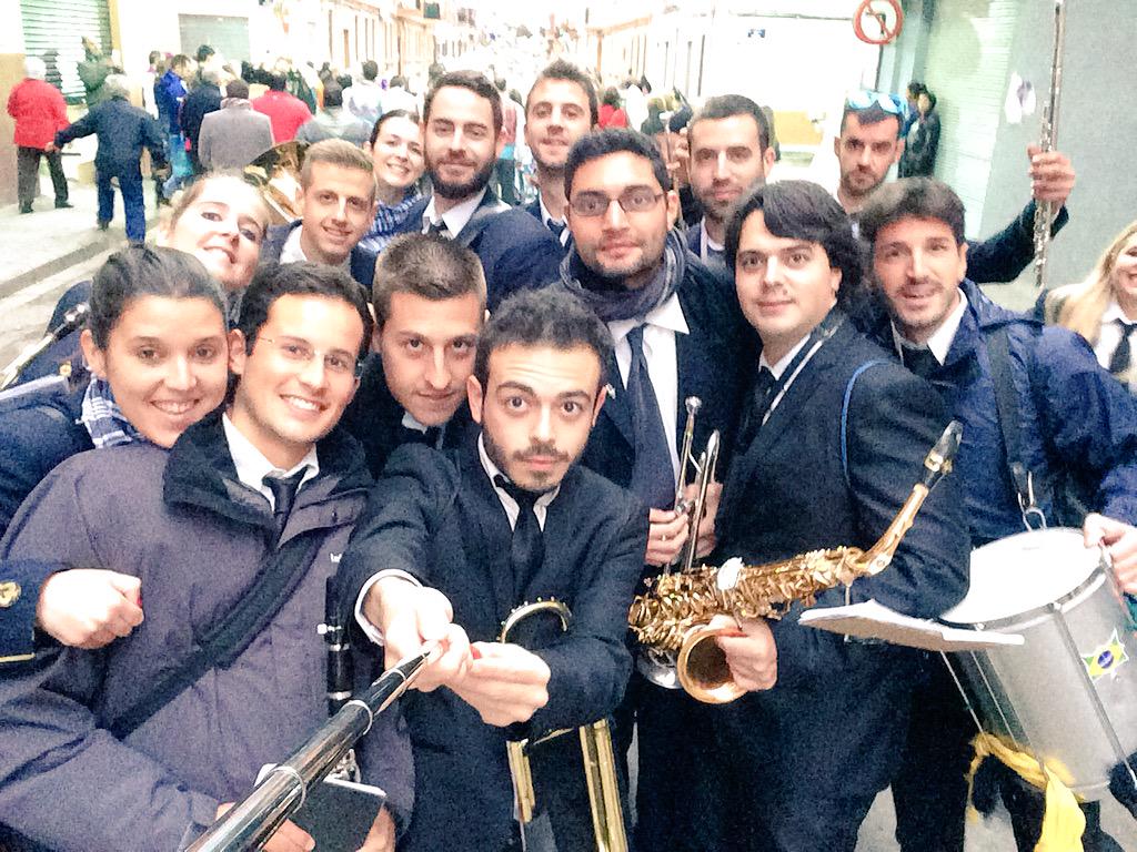 grupolaskampa's tweet photo. Per fi #Ofrena de #Falles15 en @acaciaspicayo #TheOriginal #JaleoLaskampa http://t.co/VHK5FJMB3Q