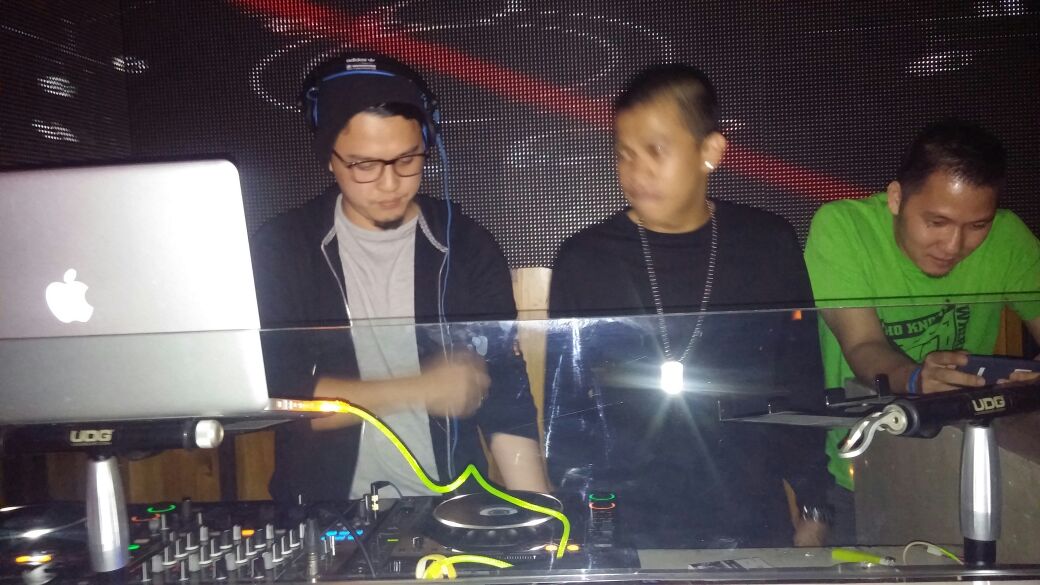 #HYPNOTICA HAPPENIN' NOW @domainOPCO on da deck DJ <a href="/gerrywhitee/">Gerry White</a> MC ACE <a href="/hanief_m/">hanief_m</a> <a href="/G69_Prod/">G69 PRODUCTION</a> &amp; <a href="/POW_mGmT/">POW! Management</a> REPRESENT 🙌