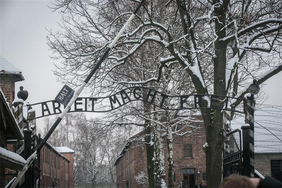 Auschwitz Birkenau - the Nazi German concentration camp
More on:
facebook.com/permalink.php?…